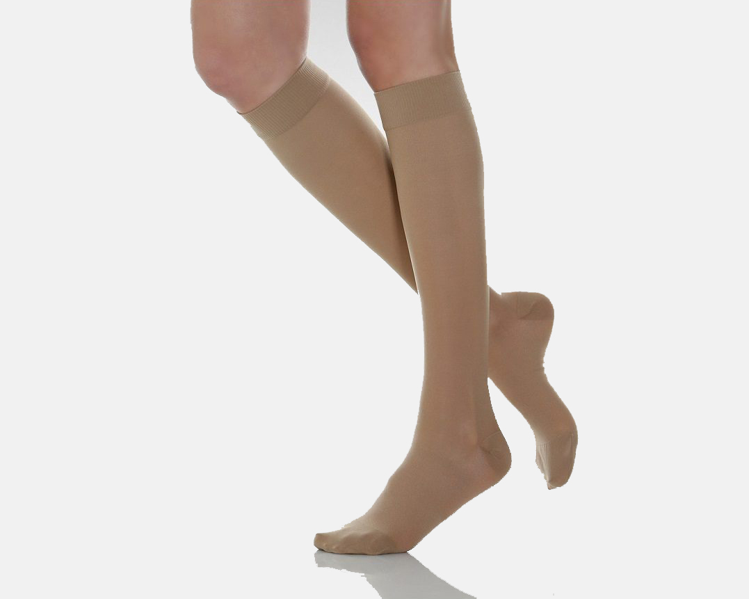 Vớ y khoa là phương pháp điều trị suy giãn tĩnh mạch chân mang lại hiệu quả cao